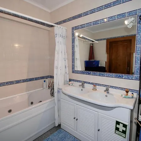 Tranquility - Charming Sea View 1 Bedroom In Amazing 아파트 *